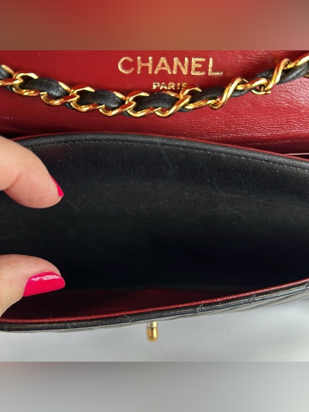 CHANEL Rare Early‑80s Chevron Lambskin Turnlock Envelope Bag 24K Gold‑Plated - Picture 12 of 16